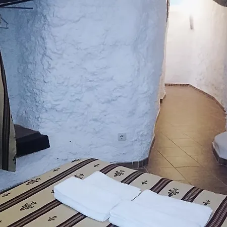 Cuevas El Atochal Aparthotel *